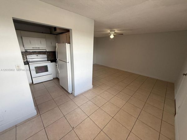 6675 W 4th Ave, Unit 402, Hialeah, FL 33012