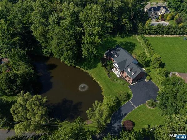 60 Brookside Drive, Upper Saddle River, NJ 07458