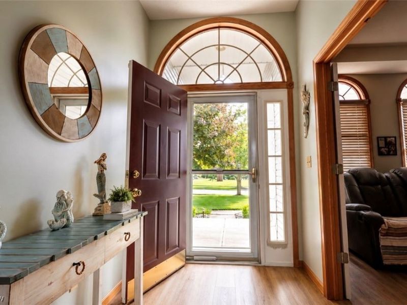 113 Barrington Court, Elyria, OH 44035 Photo 3