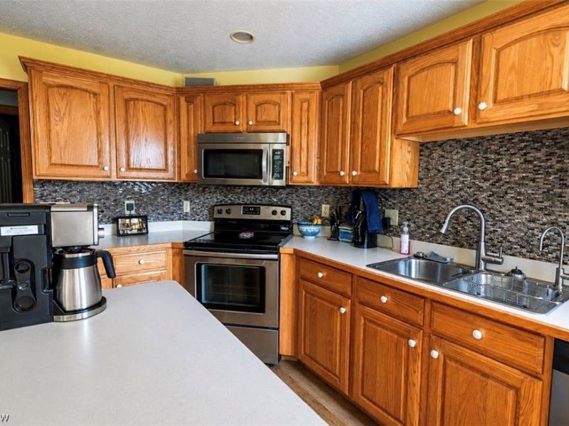 113 Barrington Court, Elyria, OH 44035 Photo 6