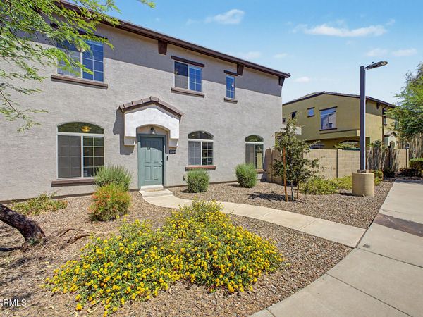 2725 E MINE CREEK Road, Unit 1044, Phoenix, AZ 85024