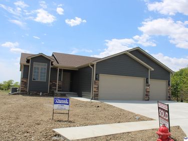 4911 Alma Place, Lincoln, NE 68514