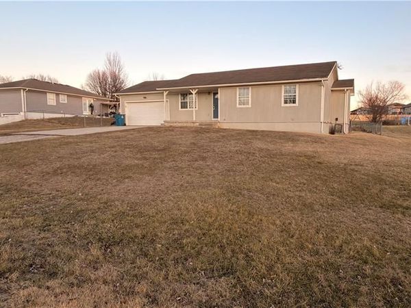 73 NW 291st Road, Centerview, MO 64019