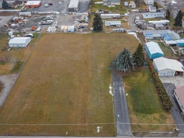 10218 E Empire Ave, Millwood, WA 99212