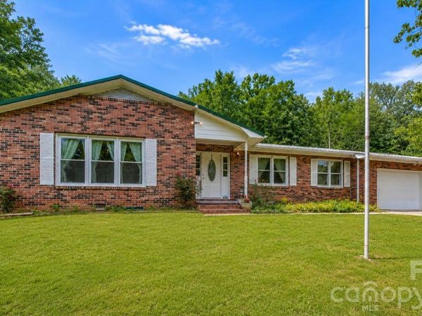 287 Robertson Drive, Old Fort, NC 28762