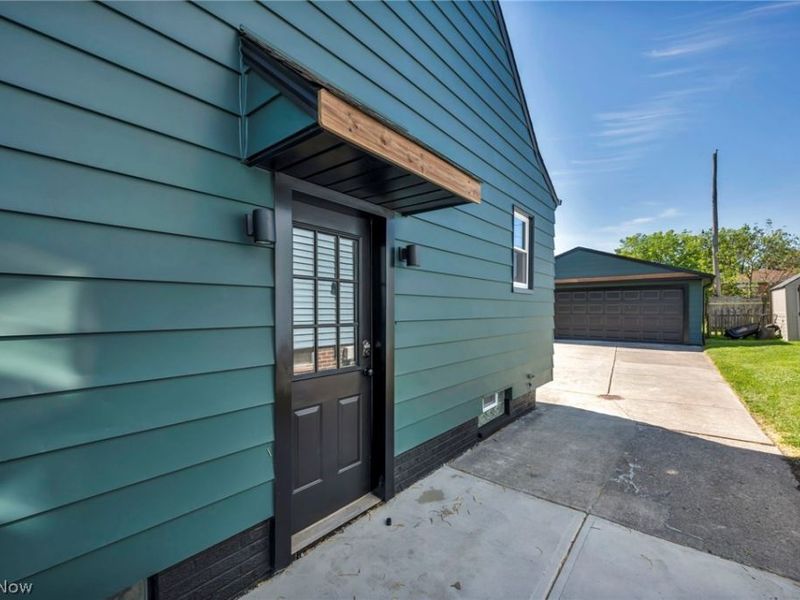 13510 Rockside Road, Garfield Heights, OH 44125 Photo 3