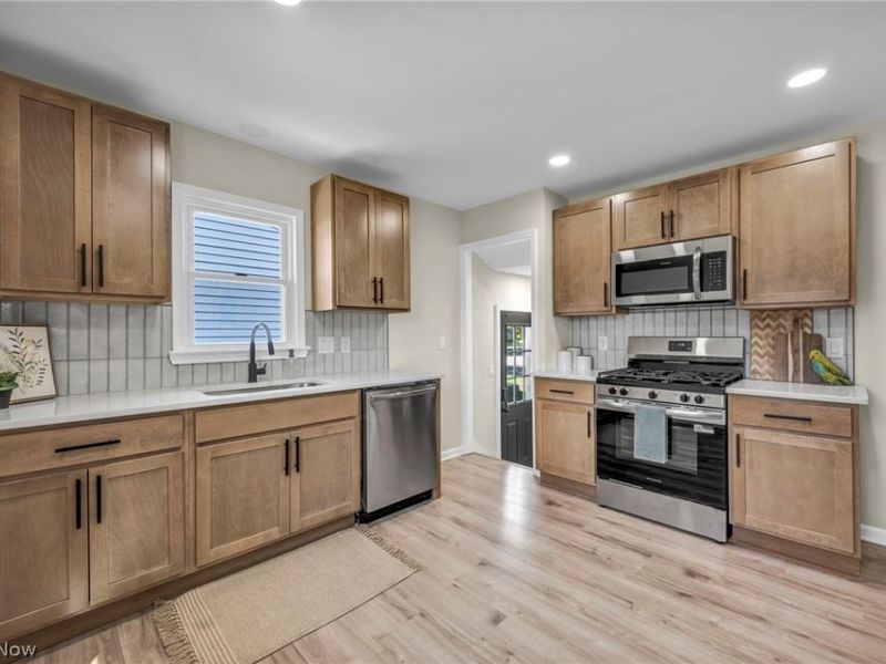13510 Rockside Road, Garfield Heights, OH 44125 Photo 8