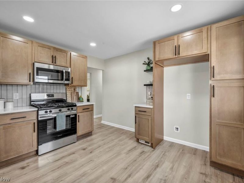 13510 Rockside Road, Garfield Heights, OH 44125 Photo 9