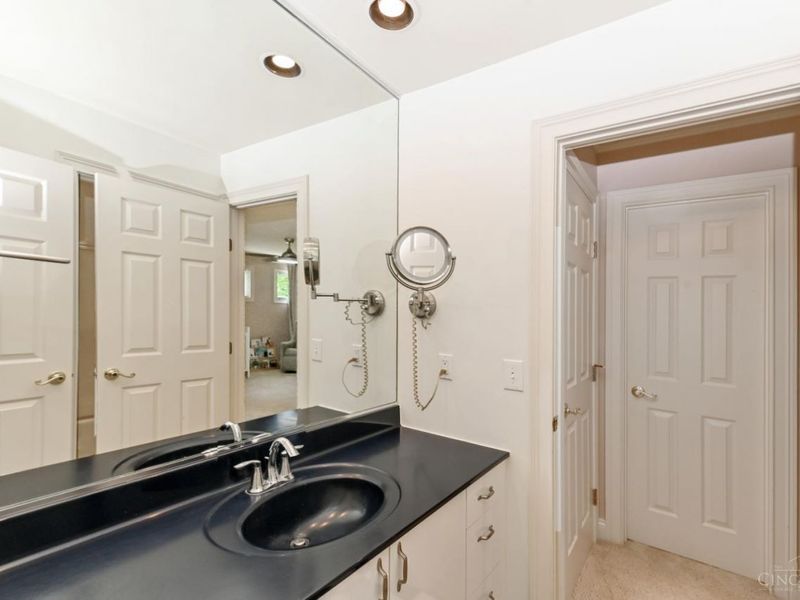 3 Cloister Court, Cincinnati, OH 45208 Photo 39