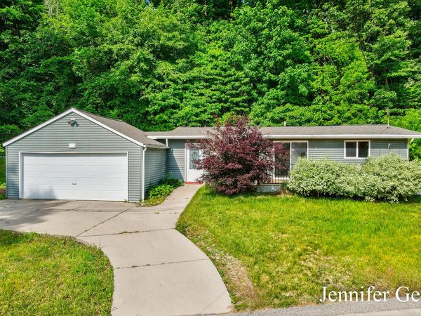 8735 Brower Lake Drive NE, Rockford, MI 49341
