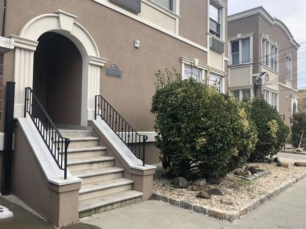 40-11 214th Place , Unit 1F, Bayside, NY 11361