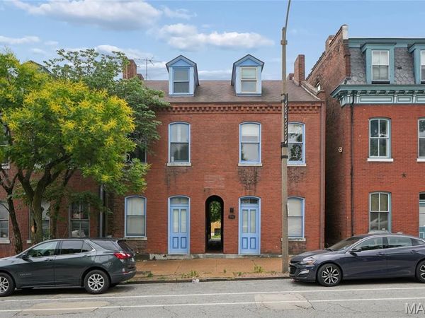 906 Russell Boulevard, St Louis, MO 63104