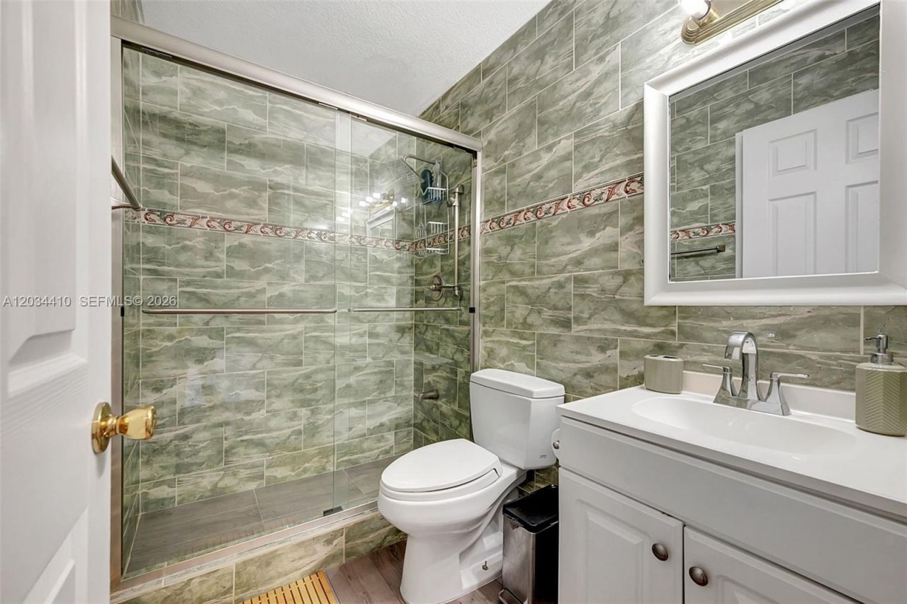1187 NW 123rd Pl , Miami, FL 33182 Photo