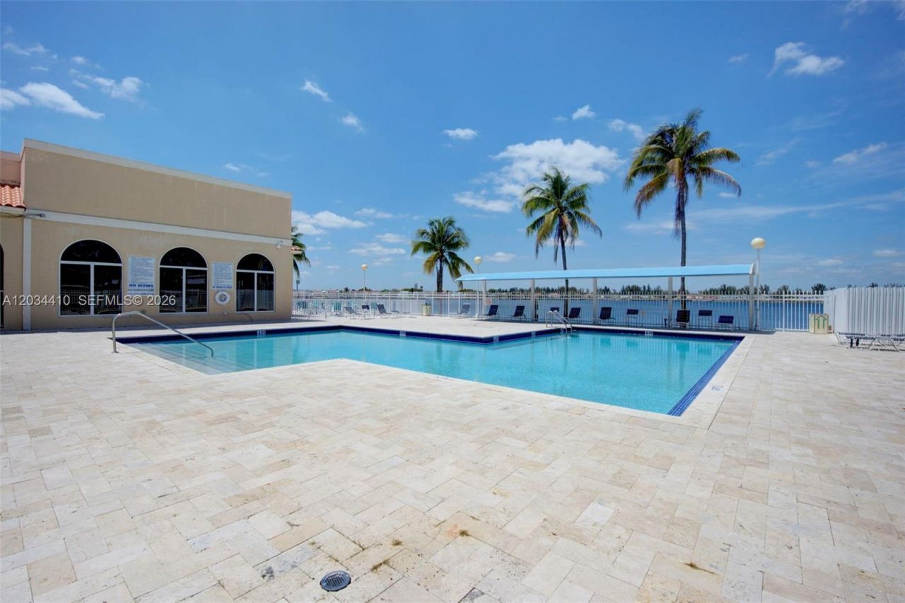 1187 NW 123rd Pl , Miami, FL 33182 Photo