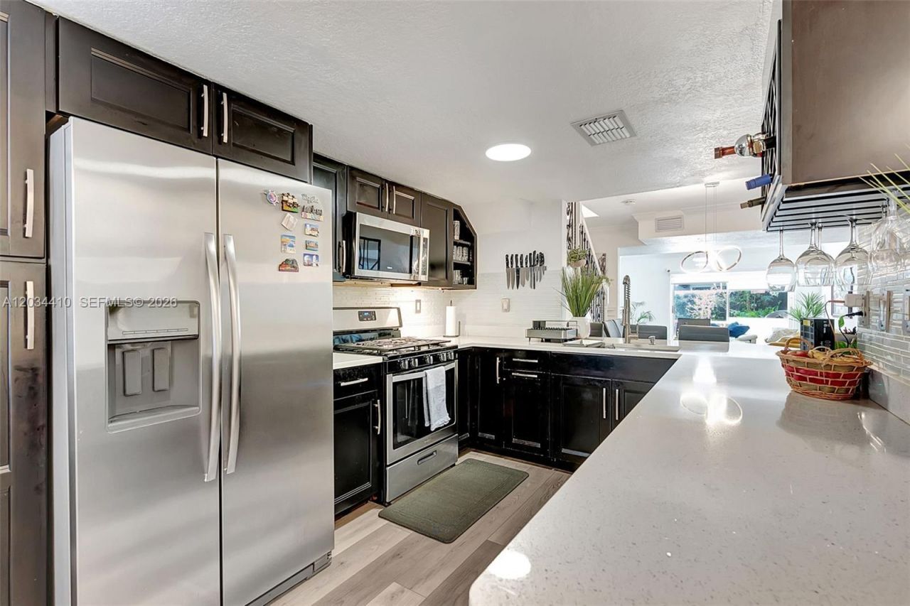 1187 NW 123rd Pl , Miami, FL 33182 Photo