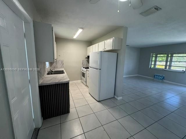 9815 Pan American Dr , Cutler Bay, FL 33189 Photo