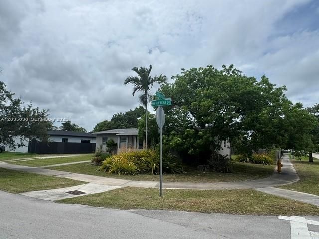9815 Pan American Dr , Cutler Bay, FL 33189 Photo