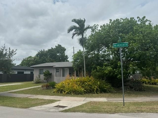 9815 Pan American Dr , Cutler Bay, FL 33189 Photo