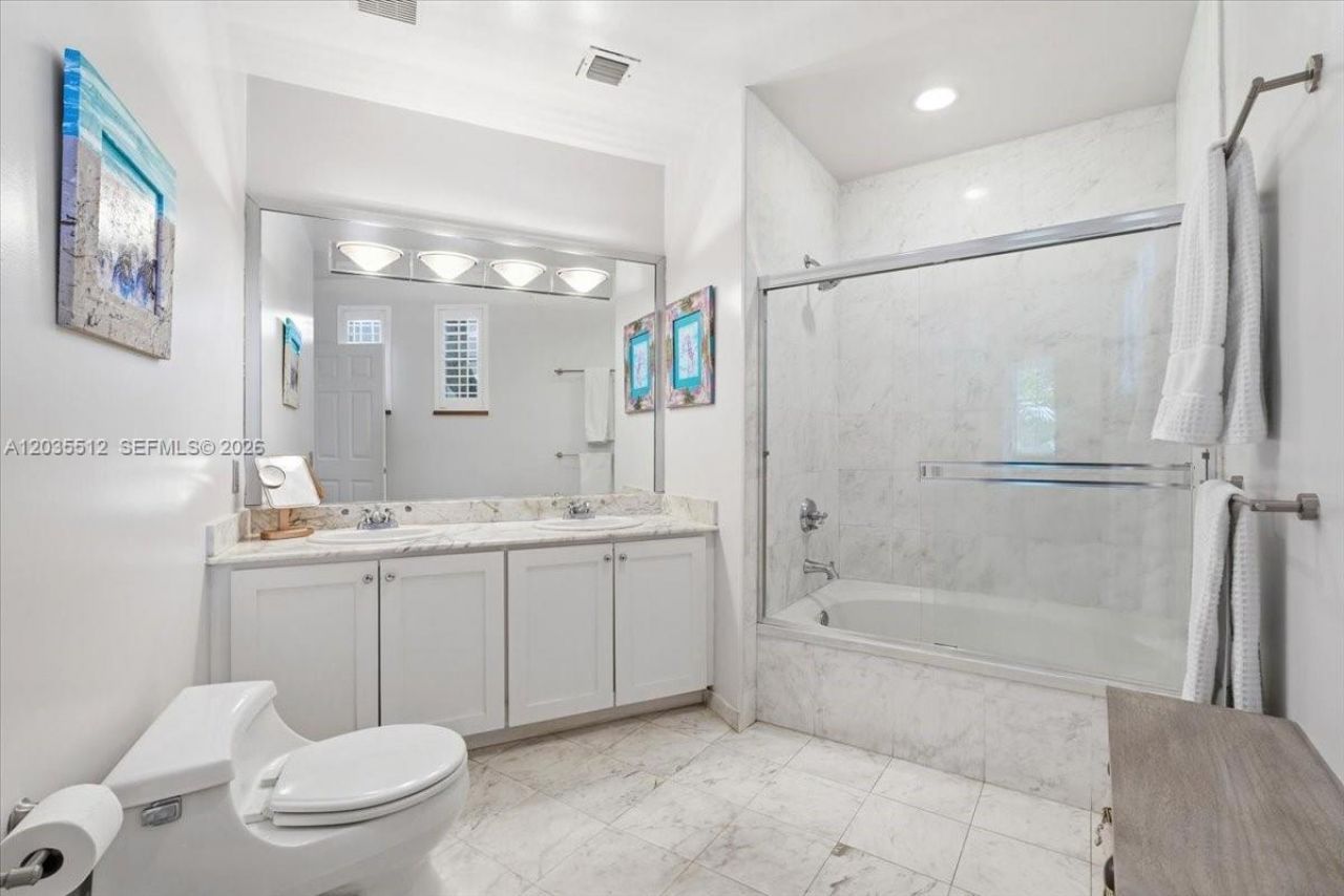 2917 Jackson Ave, Miami, FL 33133 Photo