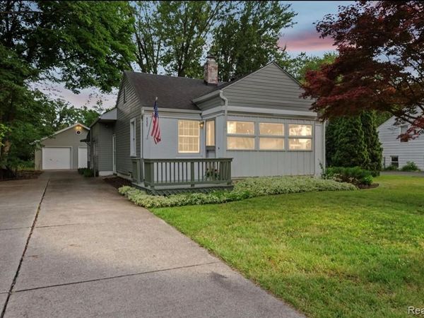 9235 Whitall Lane , Grosse Ile Twp, MI 48138