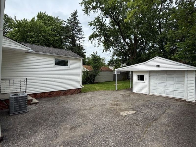 1353 Broadway Avenue, Bedford, OH 44146 Photo 2