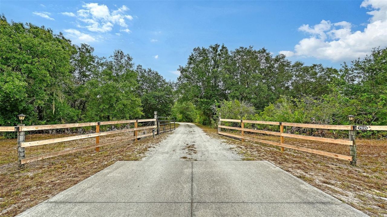 7945 Verna Bethany Road, Myakka City, FL 34251 Photo