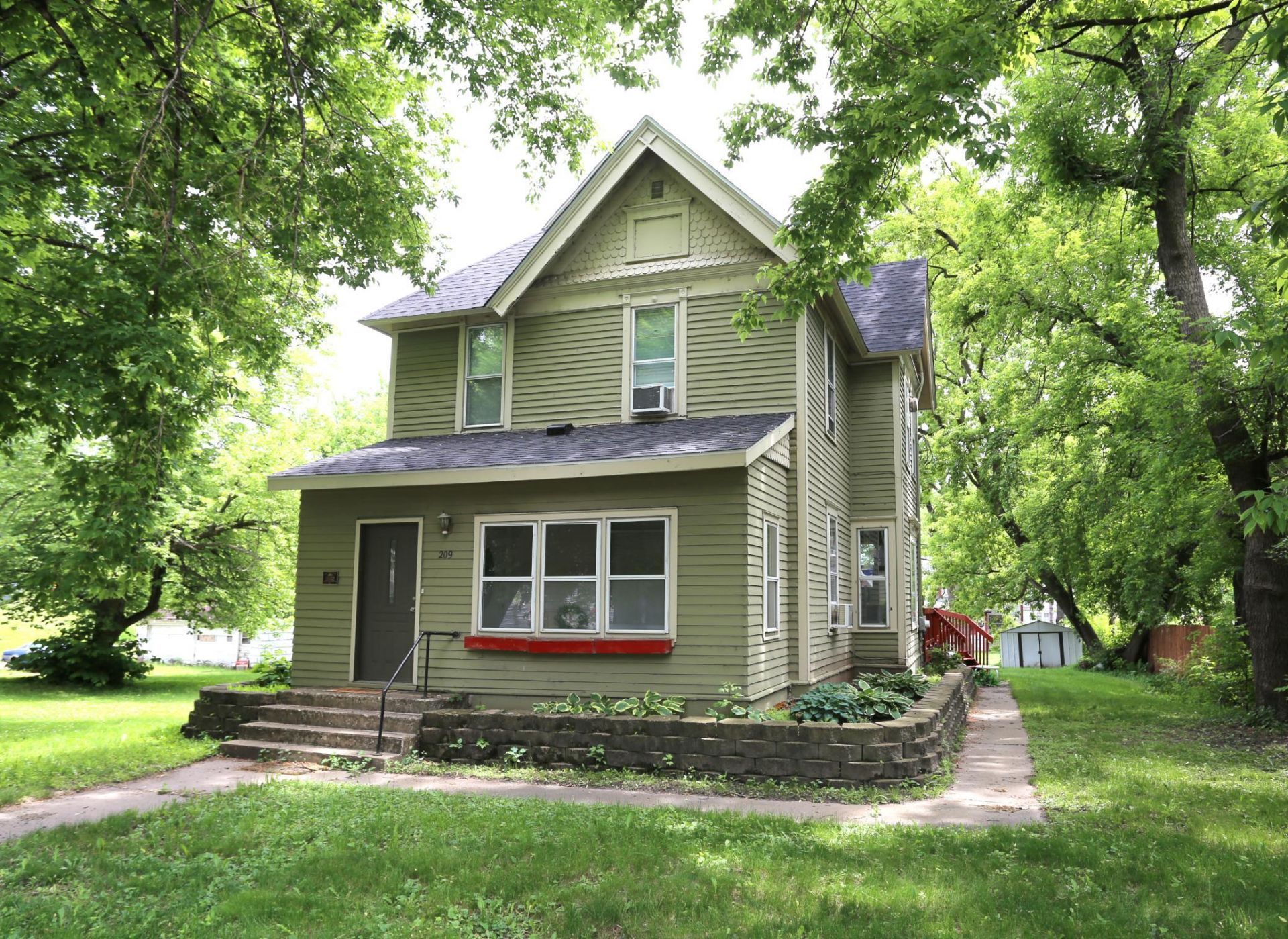 209 4th Street E, Carver, MN 55315