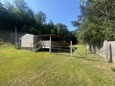 2796 Highway 89 , McKee, KY 40447