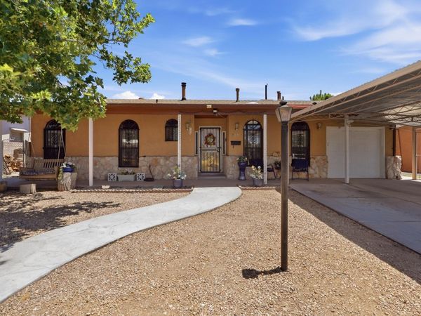 732 Grace Street NE, Albuquerque, NM 87123