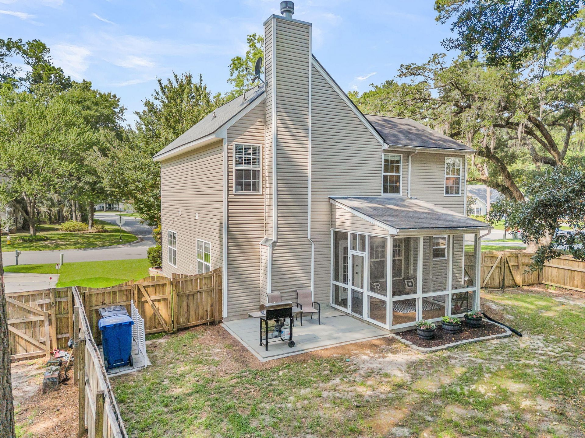 8642 Coppergrove Drive Photo 32