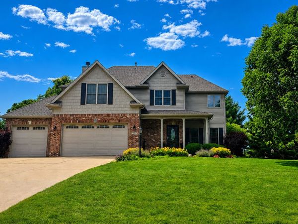 30 Long Grove Drive , Monticello, IL 61856
