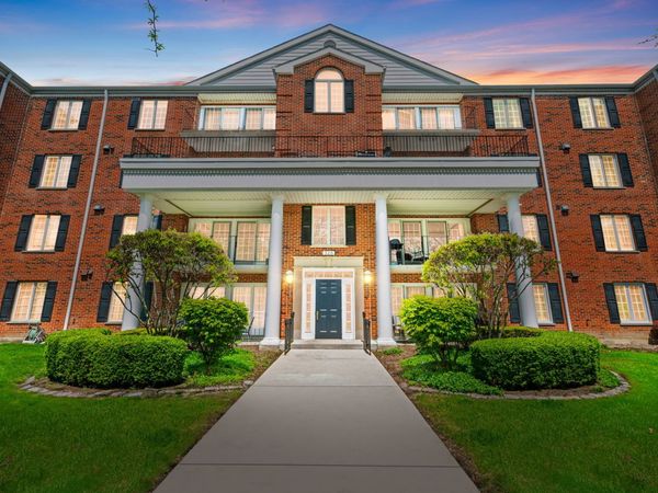 326 Park Avenue , Unit 21, Clarendon Hills, IL 60514