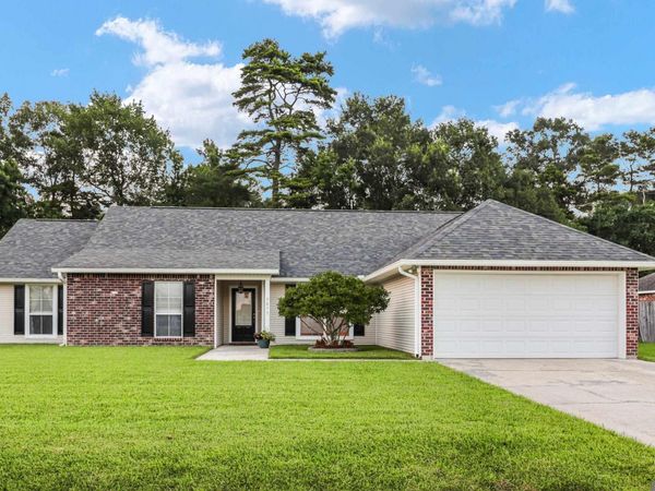 9873 Chapel Hill Dr, Denham Springs, LA 70706