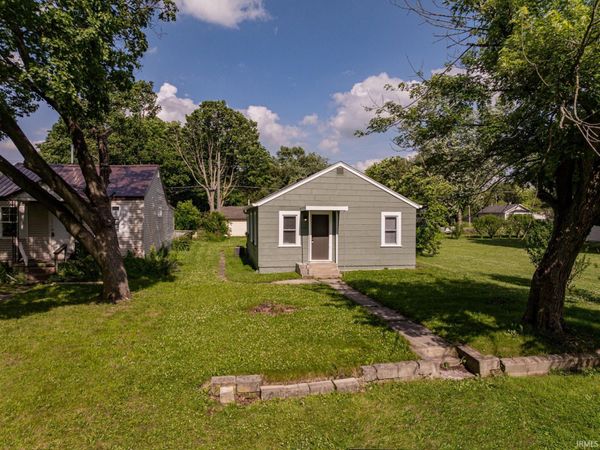 2104 S Biltmore Ave, Muncie, IN 47302