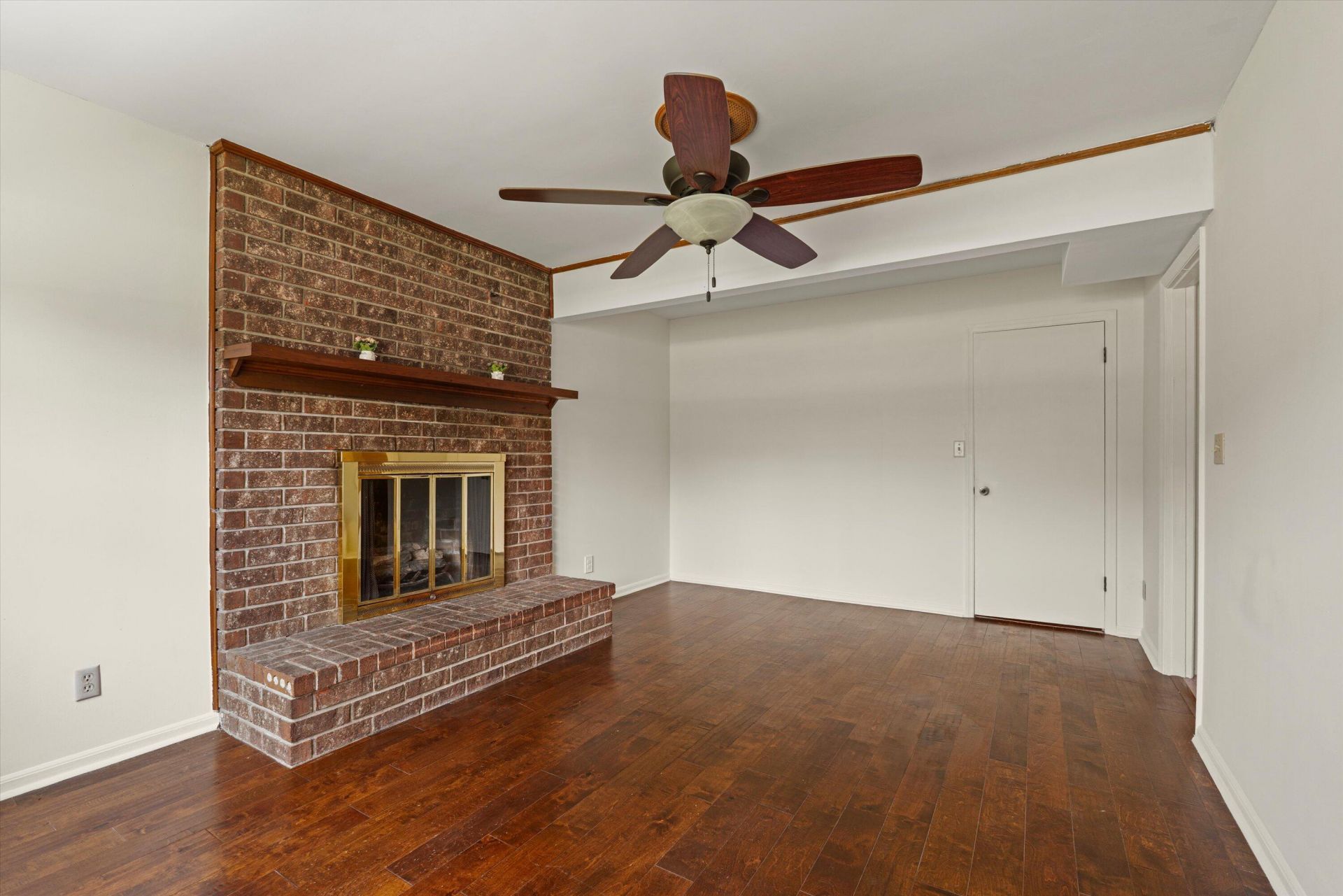 4339 Pinewood Circle Photo 11