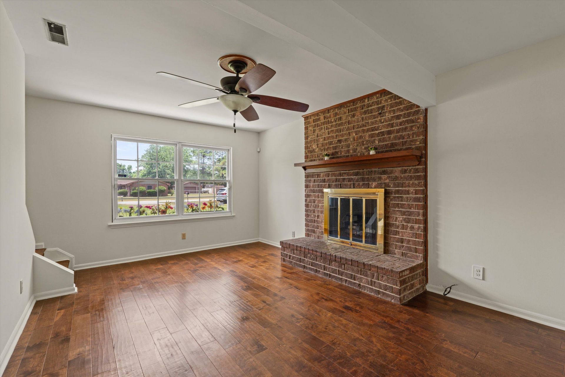 4339 Pinewood Circle Photo 12