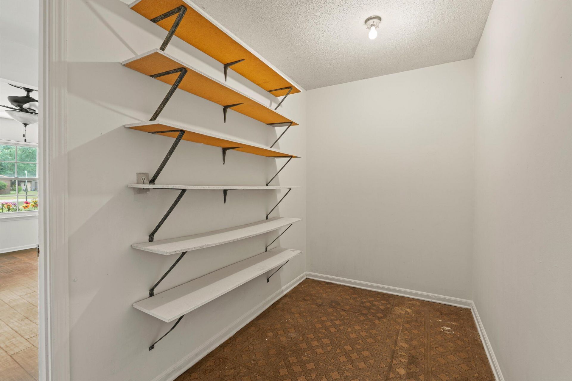 4339 Pinewood Circle Photo 14