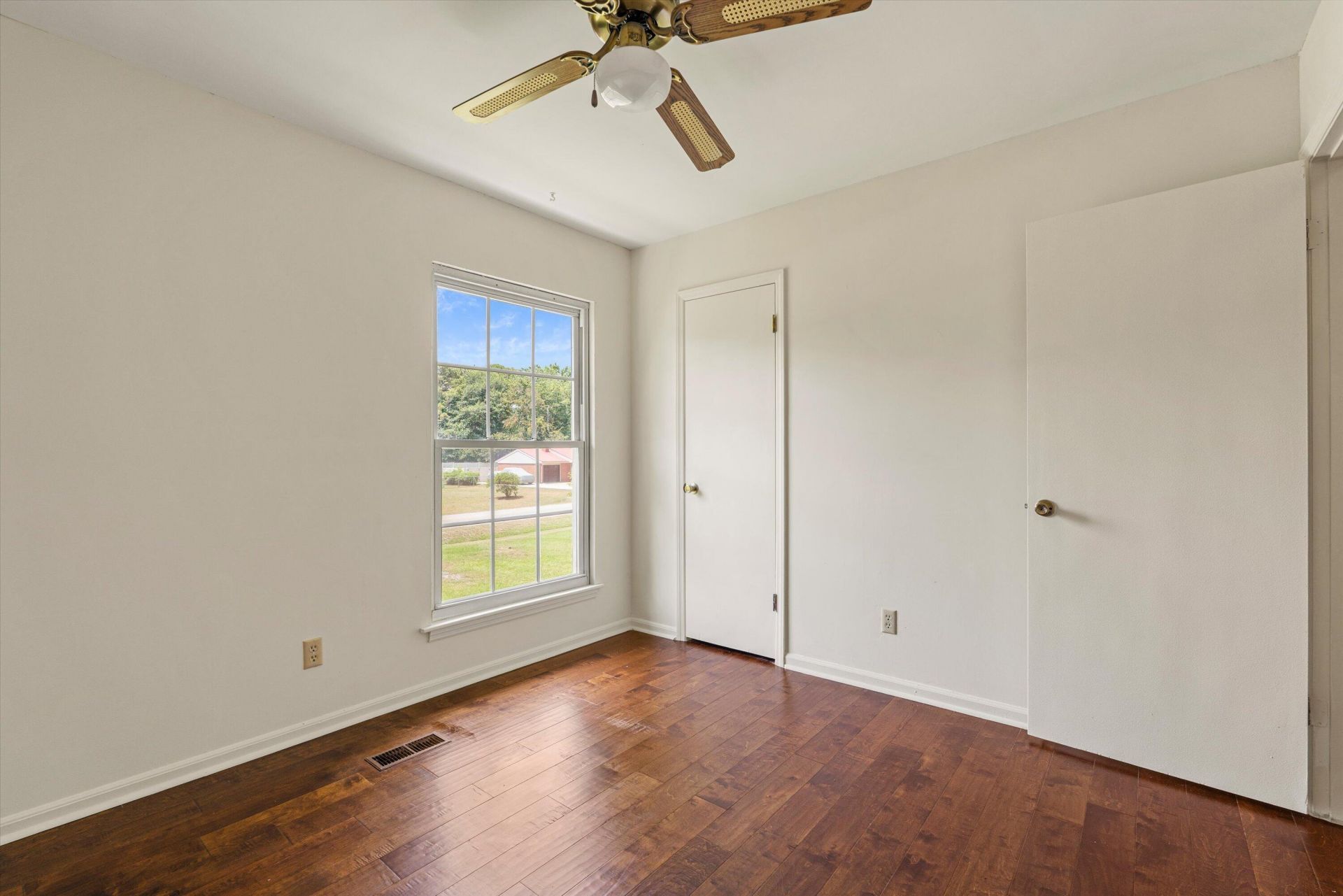 4339 Pinewood Circle Photo 20