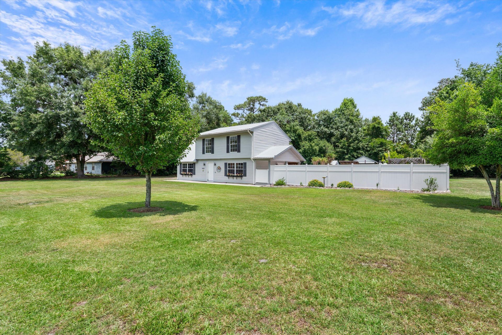 4339 Pinewood Circle Photo 4