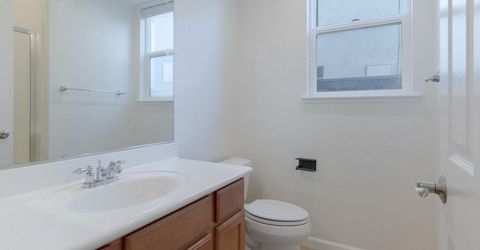 351 Danbury Pl, Lathrop, CA 95330 Photo
