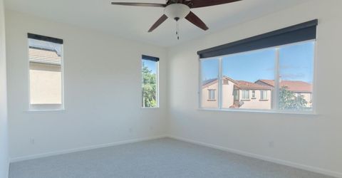 351 Danbury Pl, Lathrop, CA 95330 Photo