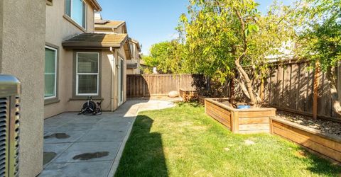 351 Danbury Pl, Lathrop, CA 95330 Photo