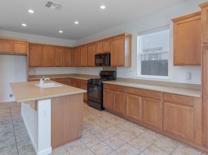 351 Danbury Pl, Lathrop, CA 95330 Photo