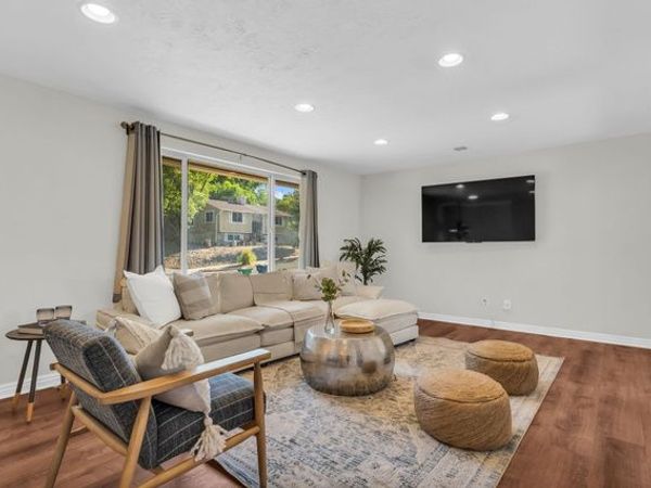 1124 E WEBSTER DR, Sandy, UT 84094