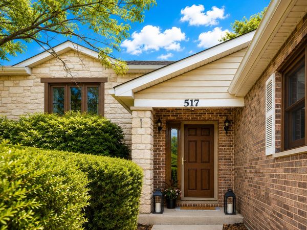 517 N Warwick Avenue , Westmont, IL 60559