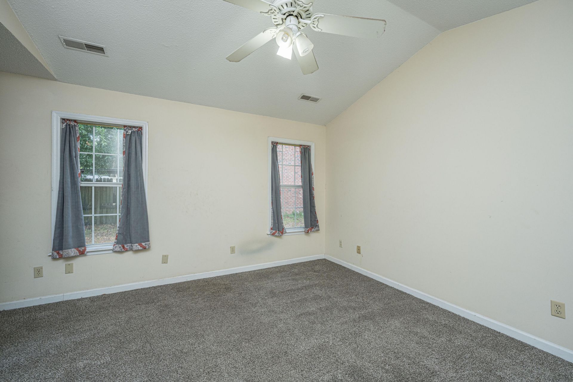 1437 Swamp Angel Court Photo 32