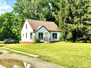 5388 Davison Road, Elba Twp, MI 48446