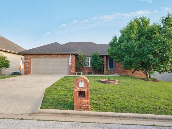 710 Silver Streak Road , Nixa, MO 65714