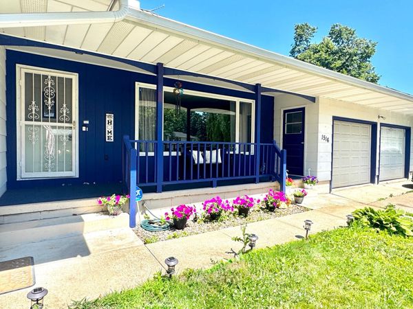 1516 Wellington Crescent, Faribault, MN 55021