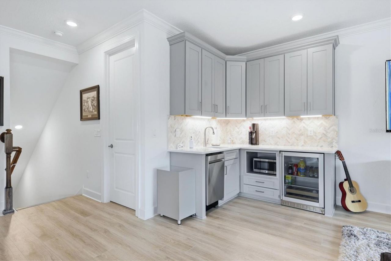 9463 Tequila Sunrise Drive, Sarasota, FL 34241 Photo